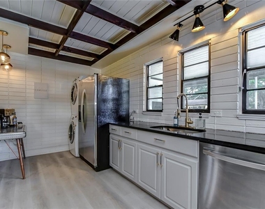 4701 N Willis Street - Photo Thumbnail 11