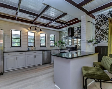 4701 N Willis Street - Photo Thumbnail 9