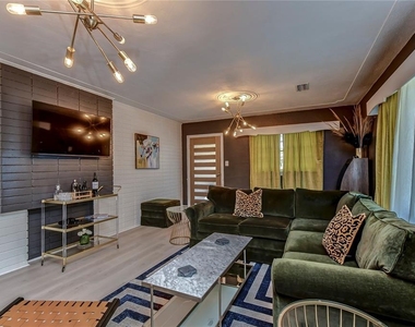 4701 N Willis Street - Photo Thumbnail 5