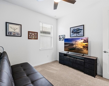 9454 Ballaster Pointe Loop - Photo Thumbnail 21