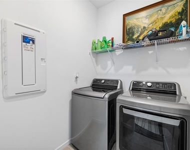 9454 Ballaster Pointe Loop - Photo Thumbnail 23