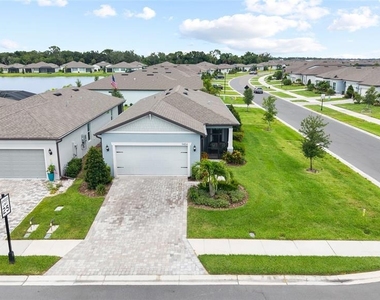 9454 Ballaster Pointe Loop - Photo Thumbnail 36