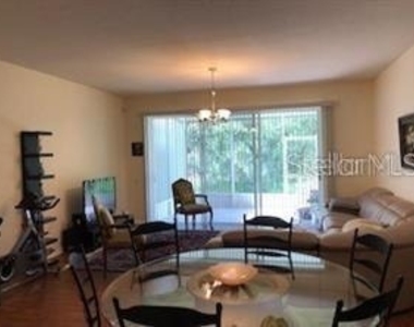 948 Vista Cay Court - Photo Thumbnail 3