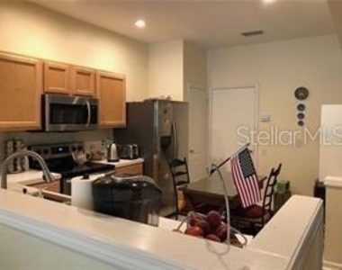 948 Vista Cay Court - Photo Thumbnail 6