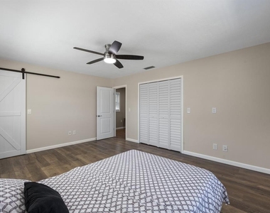4038 Harrisburg - Photo Thumbnail 28