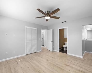 4038 Harrisburg - Photo Thumbnail 18