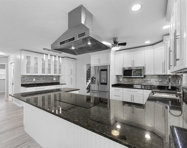 4038 Harrisburg - Photo Thumbnail 6