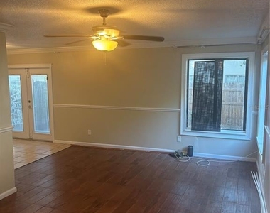 1320 Mountainview - Photo Thumbnail 1