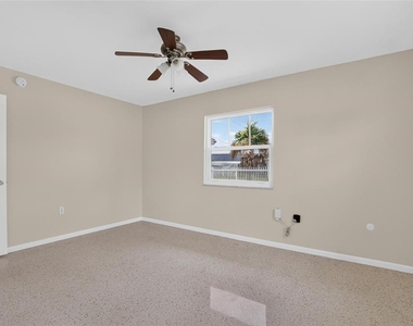 705 Thunderbird Avenue - Photo Thumbnail 25