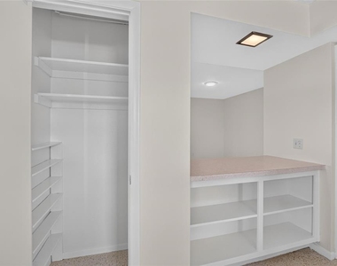 705 Thunderbird Avenue - Photo Thumbnail 8
