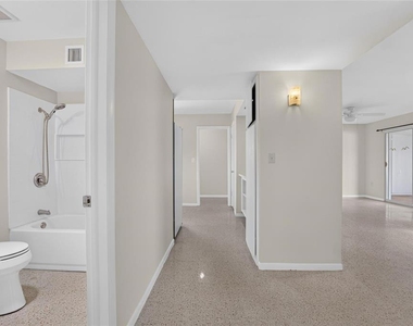 705 Thunderbird Avenue - Photo Thumbnail 19