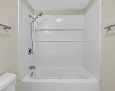 705 Thunderbird Avenue - Photo Thumbnail 12