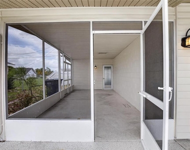 705 Thunderbird Avenue - Photo Thumbnail 45