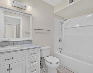 705 Thunderbird Avenue - Photo Thumbnail 11