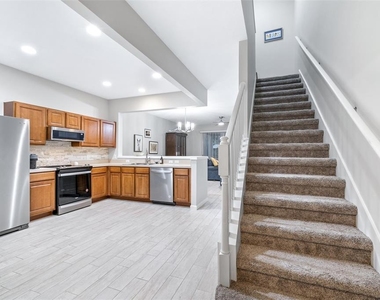 5005 Barnstead Drive - Photo Thumbnail 5