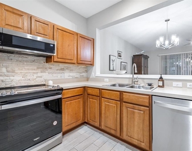 5005 Barnstead Drive - Photo Thumbnail 12