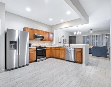 5005 Barnstead Drive - Photo Thumbnail 6