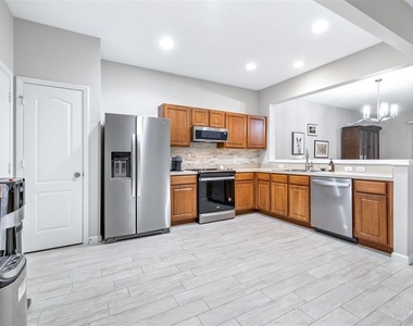 5005 Barnstead Drive - Photo Thumbnail 7