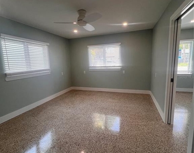 40 82nd Avenue S - Photo Thumbnail 12