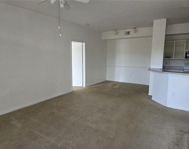 5566 Metrowest Boulevard - Photo Thumbnail 14