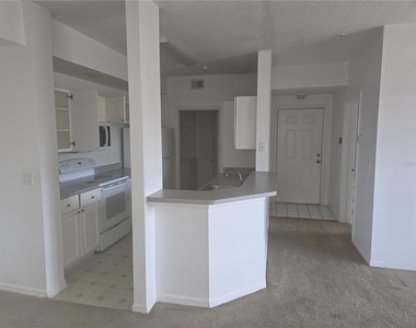 5566 Metrowest Boulevard - Photo Thumbnail 4