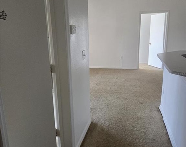 5566 Metrowest Boulevard - Photo Thumbnail 13