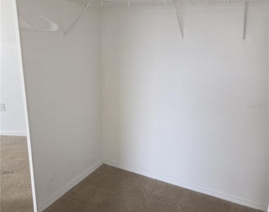 5566 Metrowest Boulevard - Photo Thumbnail 8