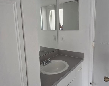 5566 Metrowest Boulevard - Photo Thumbnail 17