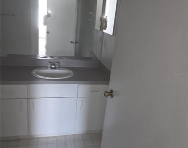 5566 Metrowest Boulevard - Photo Thumbnail 6
