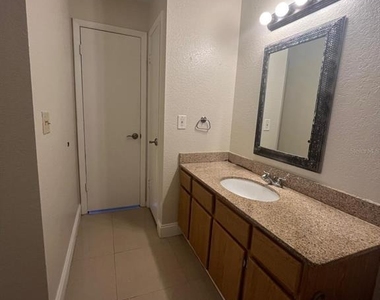 11526 Westwood Boulevard - Photo Thumbnail 10