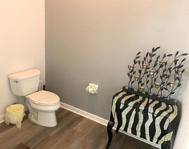 4840 Cayview Avenue - Photo Thumbnail 6