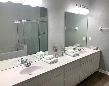 4840 Cayview Avenue - Photo Thumbnail 14