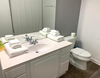 4840 Cayview Avenue - Photo Thumbnail 10