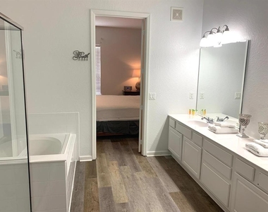 4840 Cayview Avenue - Photo Thumbnail 31