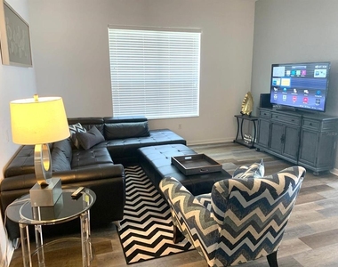 4840 Cayview Avenue - Photo Thumbnail 12