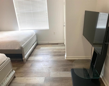 4840 Cayview Avenue - Photo Thumbnail 13