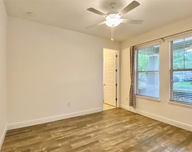 16238 Wind View Lane - Photo Thumbnail 17