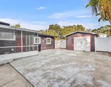 1811 Park Lake Street - Photo Thumbnail 26