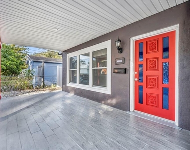 1811 Park Lake Street - Photo Thumbnail 3