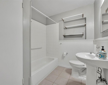 1811 Park Lake Street - Photo Thumbnail 24