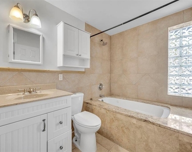 1811 Park Lake Street - Photo Thumbnail 21
