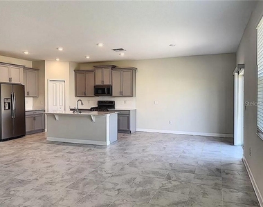 1307 Oak Crest Street - Photo Thumbnail 15