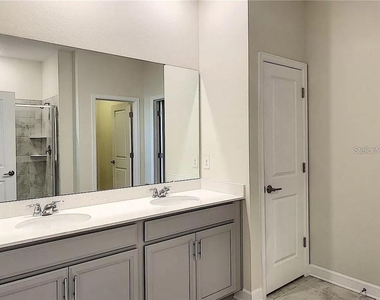 1307 Oak Crest Street - Photo Thumbnail 19