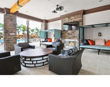 1307 Oak Crest Street - Photo Thumbnail 7