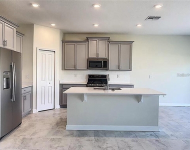 1307 Oak Crest Street - Photo Thumbnail 11