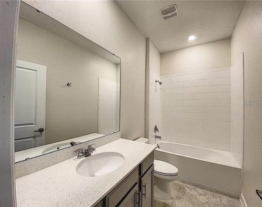 1307 Oak Crest Street - Photo Thumbnail 22