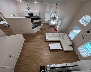 755 Riggs Circle - Photo Thumbnail 15