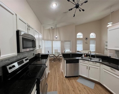 755 Riggs Circle - Photo Thumbnail 11