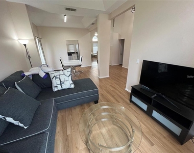 755 Riggs Circle - Photo Thumbnail 8
