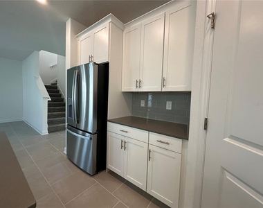 3052 Park Vale Road - Photo Thumbnail 8